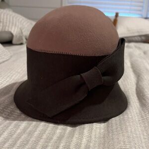 Elegant Two-Tone Cloche Hat with Bow